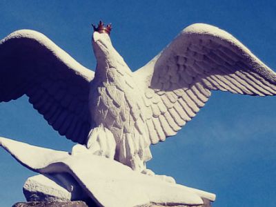 Renowacja orła na bramie w Kłodzku