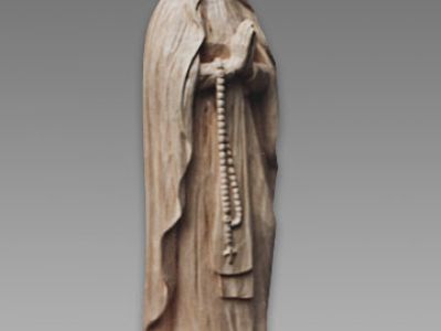 Figurka M. B. z Lourdes w drewnie